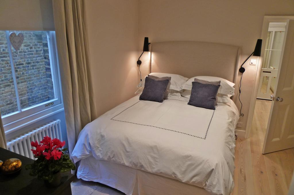 Sparkling Apartment In Kensington Olympia Лондон Екстер'єр фото
